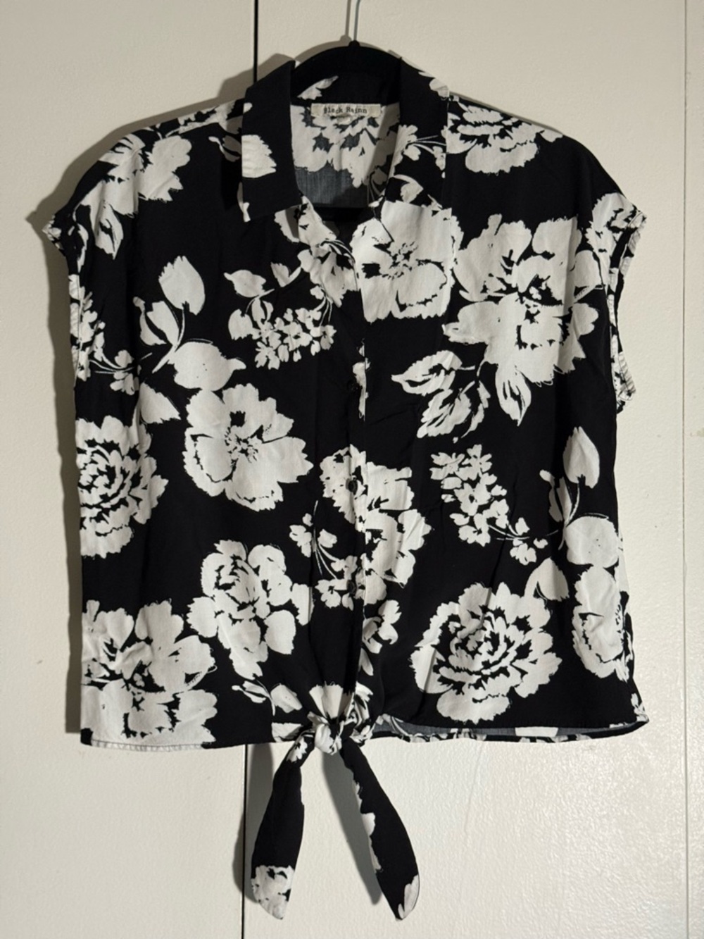 Black Rainn Black and White Floral Tie-Front Blouse